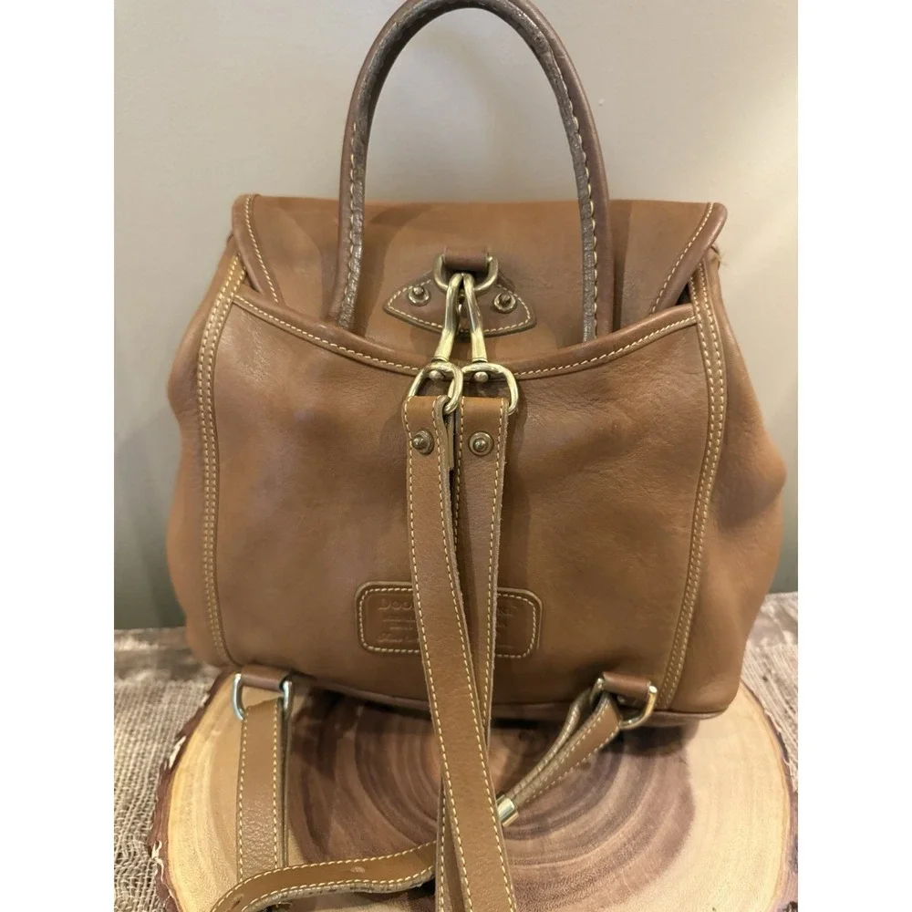 Vintage Dooney & Bourke 1999 Canyon Glove Honey Tan Leather Tassel Backpack